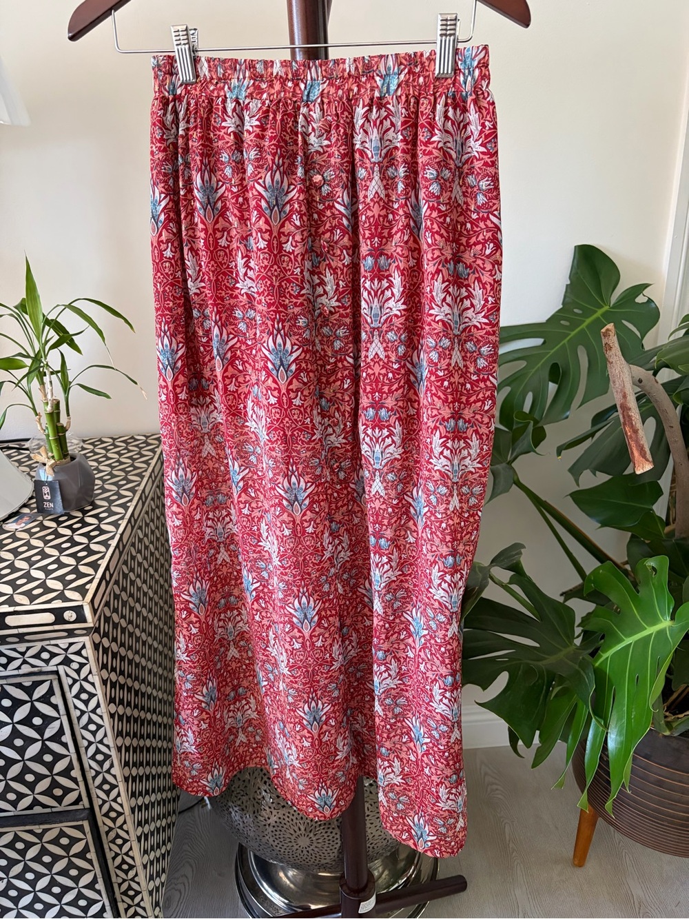 Red Floral Print Maxi Skirt with Elastic Waist